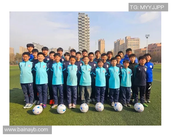 京多安的足球之路：从青训崭露头角到世界舞台的闪耀之星