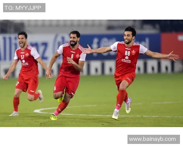 伊朗与日本足球队激战正酣谁将赢得亚洲足球的荣耀与未来