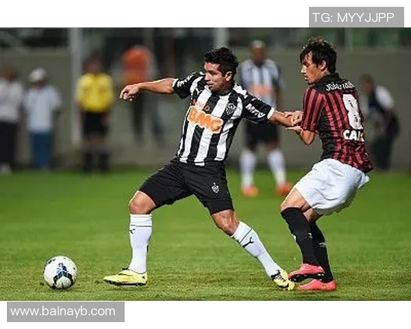 博卡青年与巴拉纳竞技激战正酣谁能在南美赛场上笑到最后