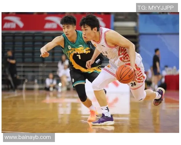 洛阳中赫篮球迎战北京队全力争胜展现团队实力与竞技精神