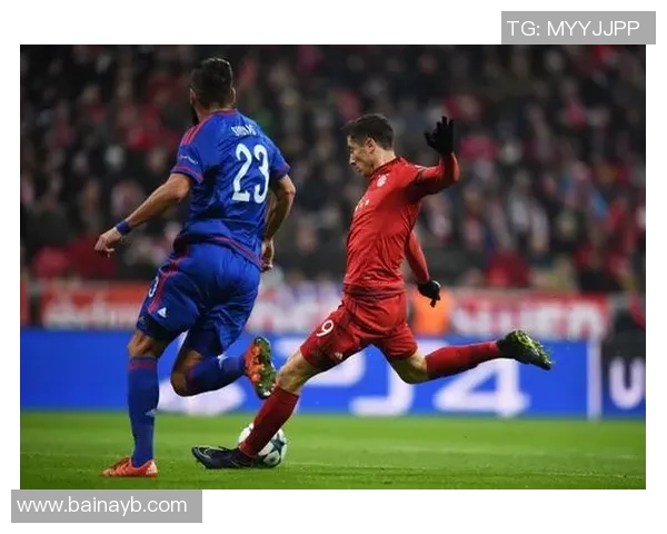 莱万重返安联球场引发拜仁球迷愤怒指责其忘恩负义