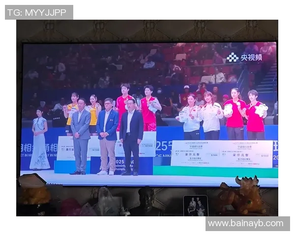 重庆羽毛球队荣登全国羽毛球速度排行榜第三名展现实力与潜力 重庆羽毛球队荣登全国羽毛球速度排行榜第三名展现实力与潜力