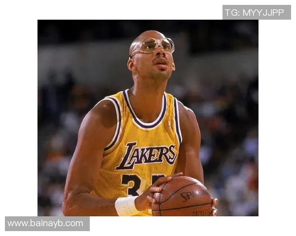 魔术师与贾巴尔的传奇对决:篮球历史上的巅峰时刻与辉煌瞬间 魔术师与贾巴尔的传奇对决:篮球历史上的巅峰时刻与辉煌瞬间